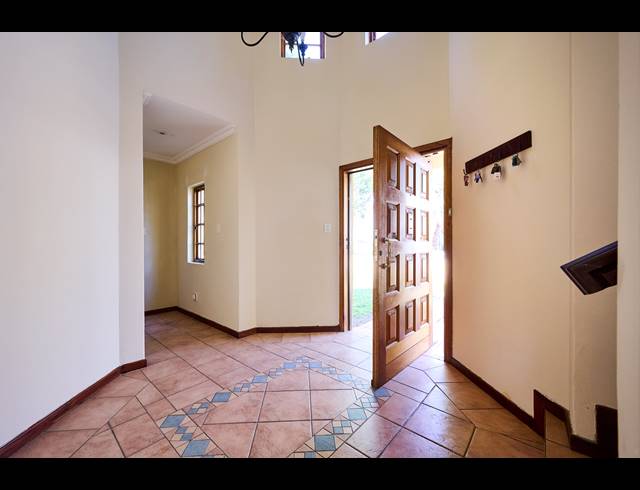 4 BEDROOM HOUSE FOR SALE IN KYALAMI HILLS